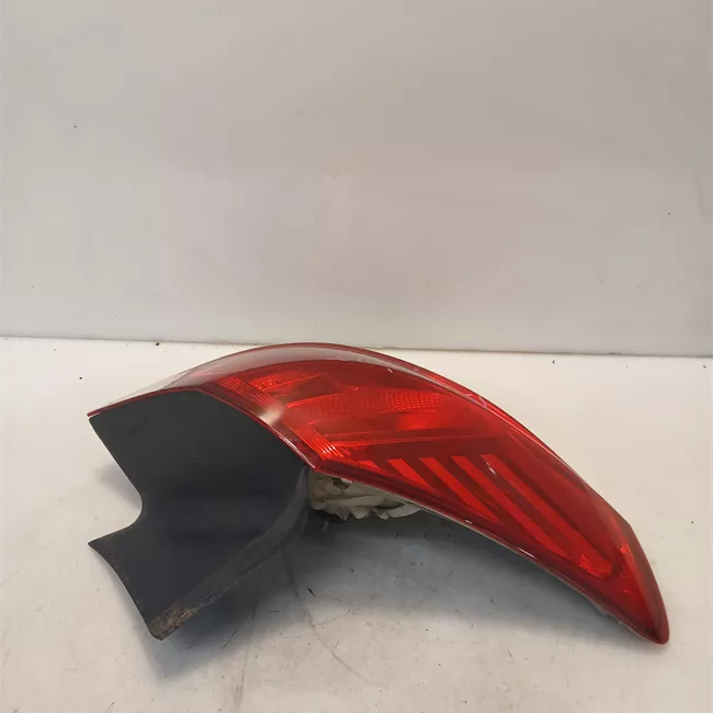 Fanale posteriore parte esterno sinistro