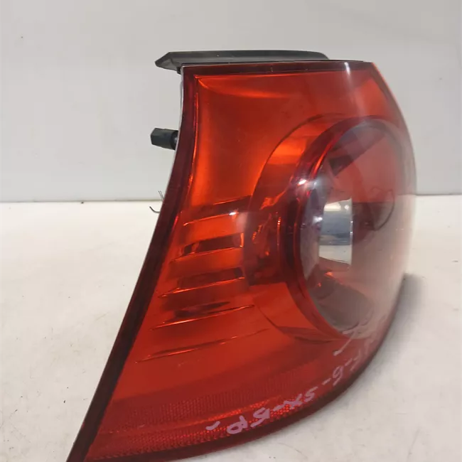 Fanale posteriore parte esterno sinistro