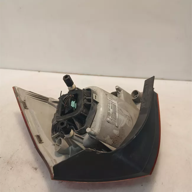 Fanale posteriore parte esterno sinistro