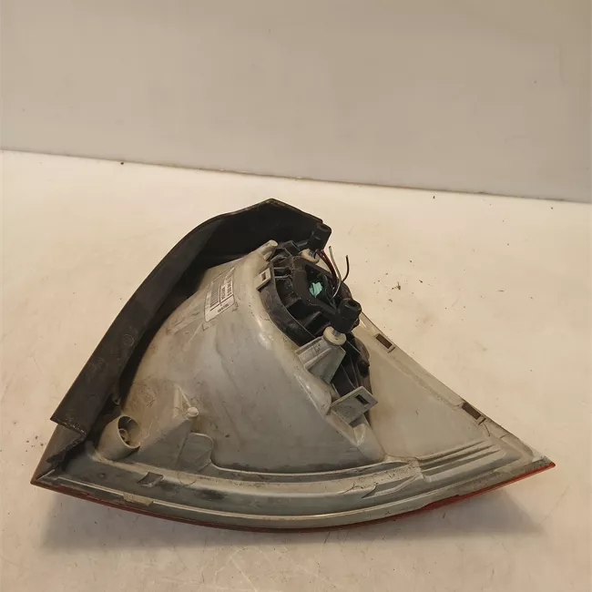 Fanale posteriore parte esterno sinistro