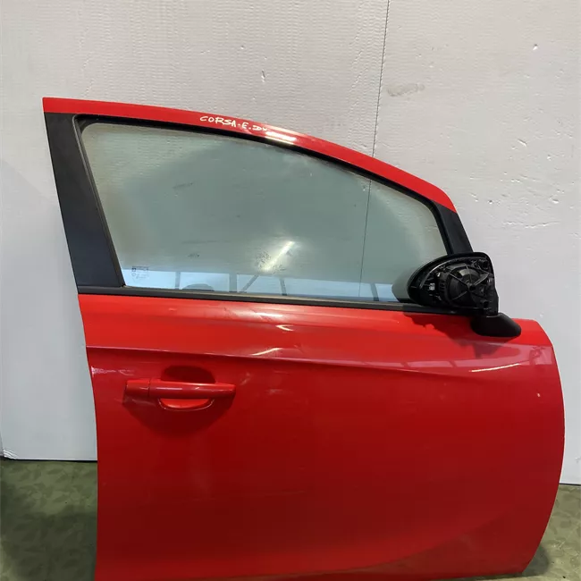 Porta anteriore destra