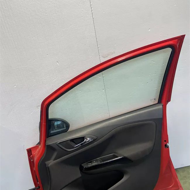 Porta anteriore destra