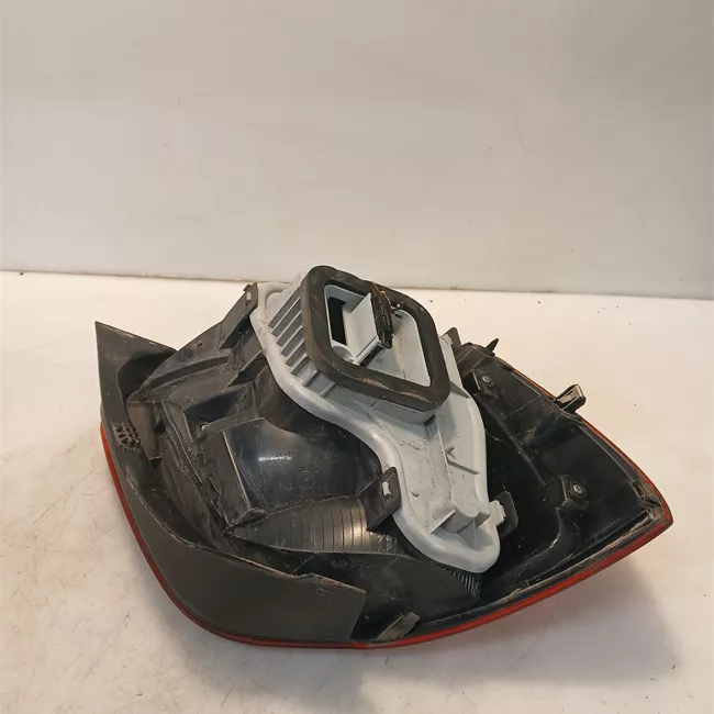 Fanale posteriore destro AL