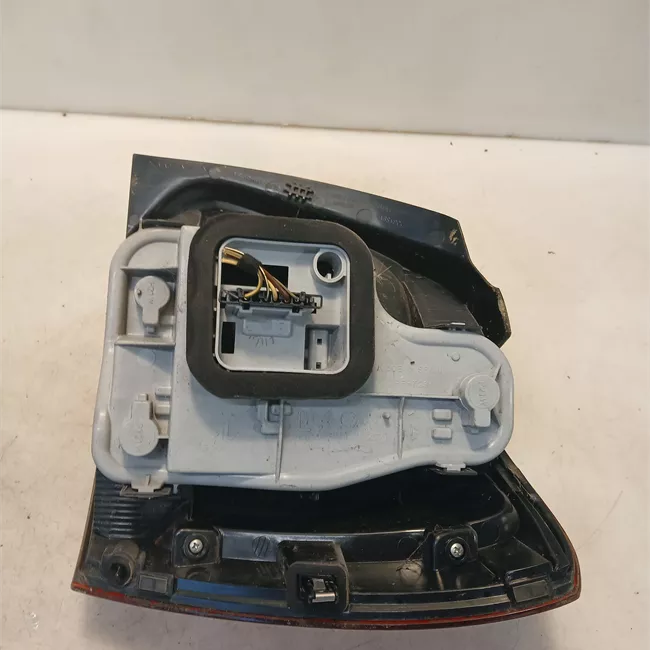 Fanale posteriore sinistro AL