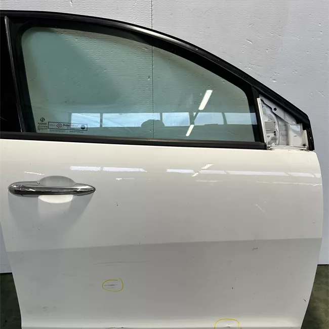 Porta anteriore destra