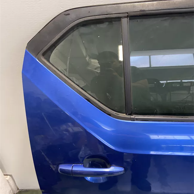 Porta posteriore destra