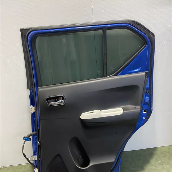 Porta posteriore destra