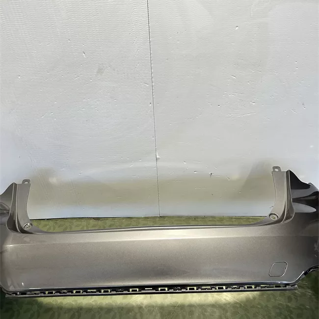 Paraurti posteriore superiore