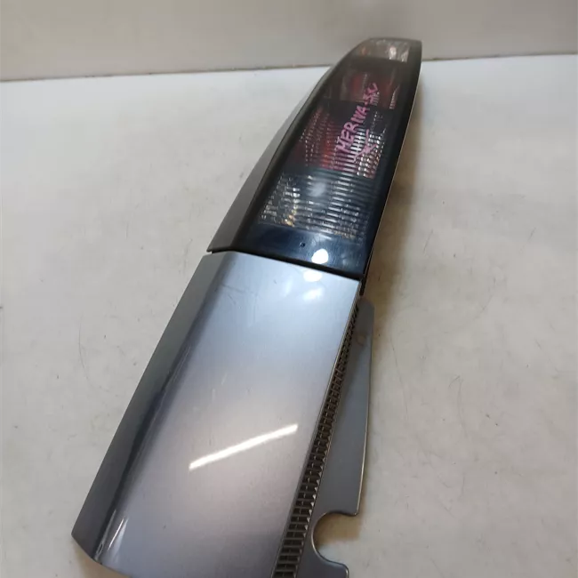 Fanale posteriore sinistro