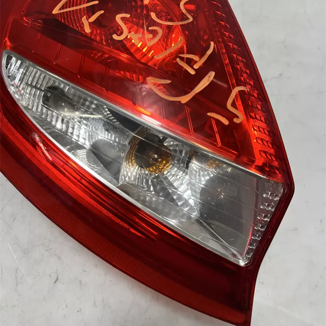 Fanale posteriore sinistro