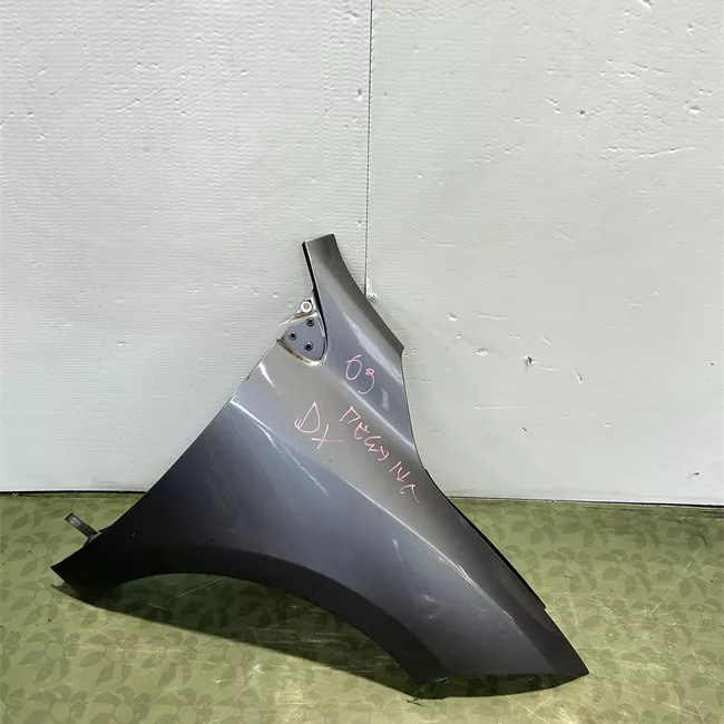 Parafango anteriore destro