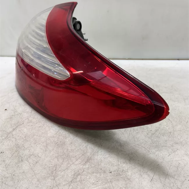 Fanale posteriore parte esterno destro