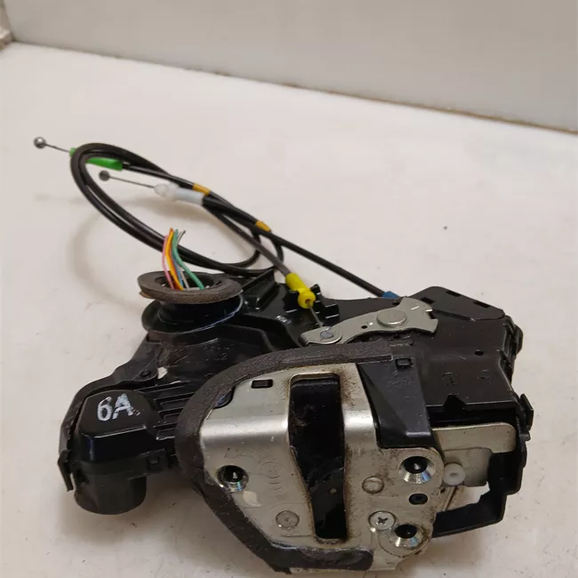 Serratura porta anteriore sinistra