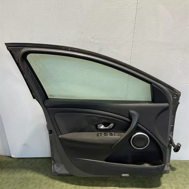 Porta anteriore sinistra