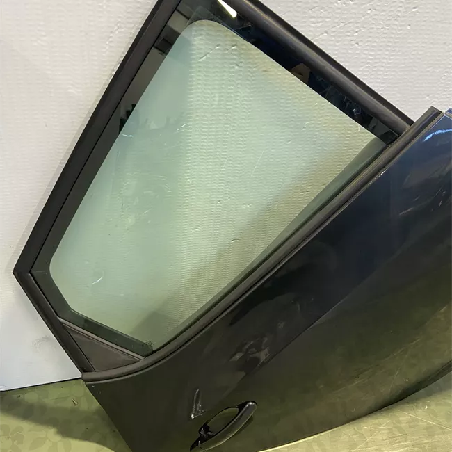 Porta posteriore destra