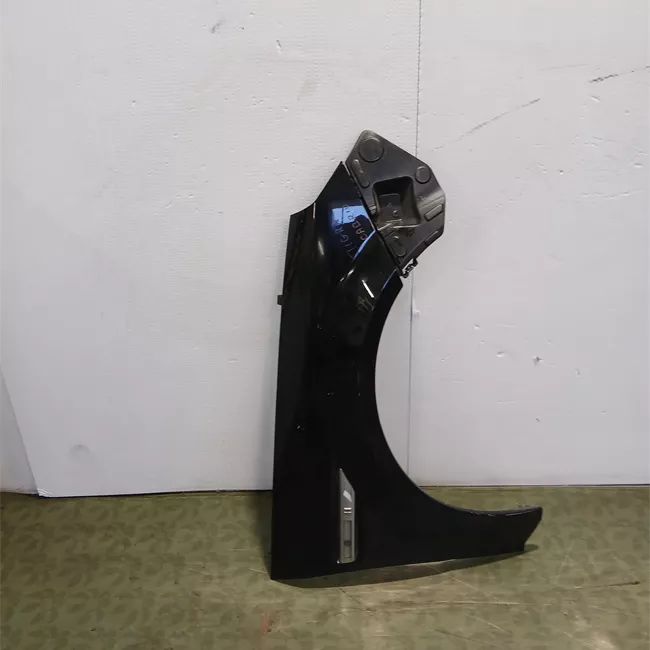 Parafango anteriore destro