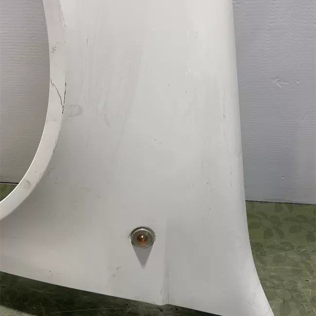 Parafango anteriore sinistro