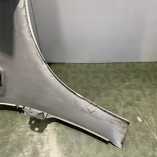 Parafango anteriore sinistro