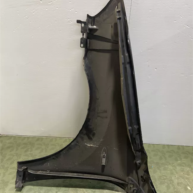 Parafango anteriore destro