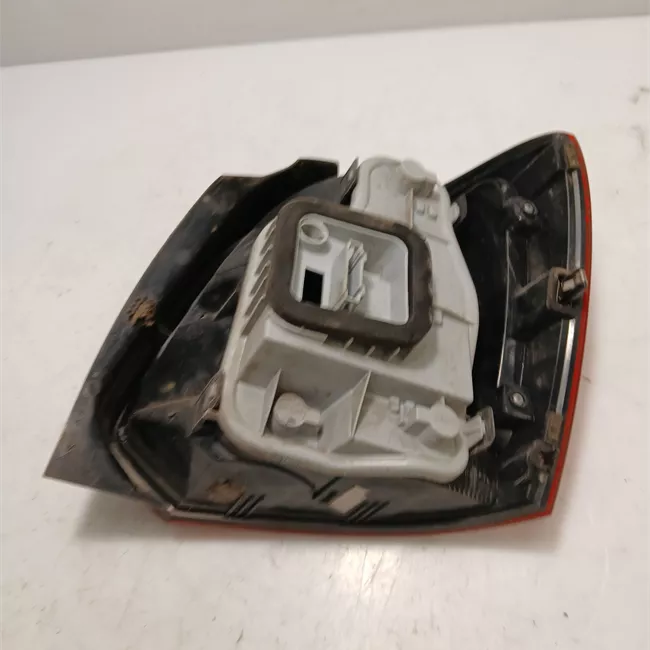 Fanale posteriore sinistro AL