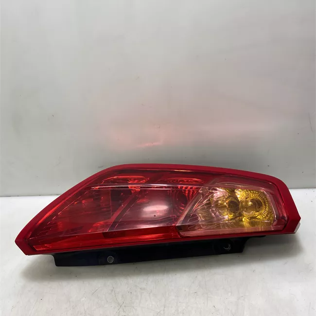 Fanale posteriore sinistro