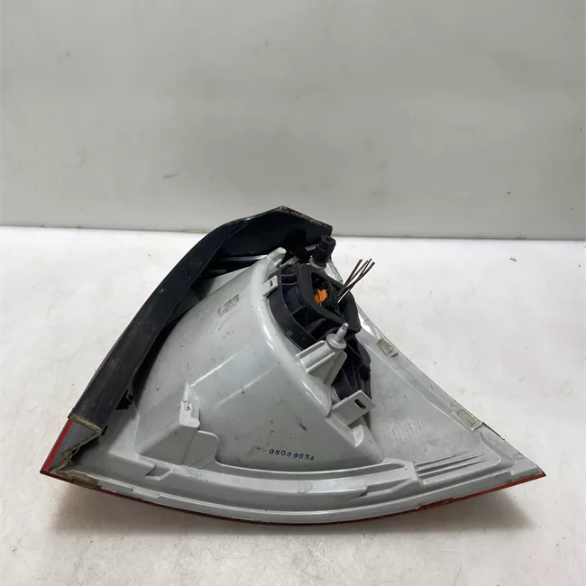 Fanale posteriore parte esterno sinistro