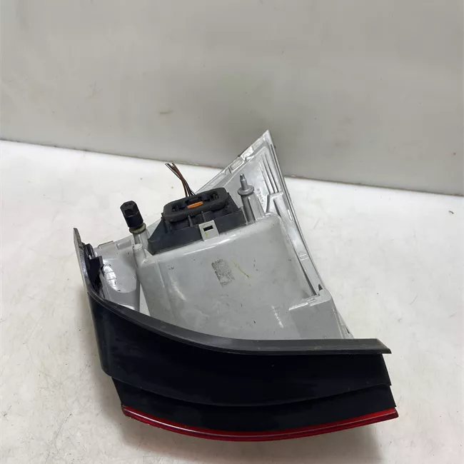 Fanale posteriore parte esterno sinistro