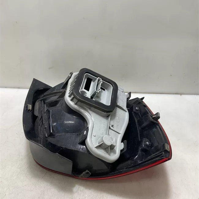 Fanale posteriore destro AL