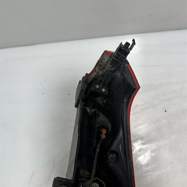 Fanale posteriore parte inferiore sinistro