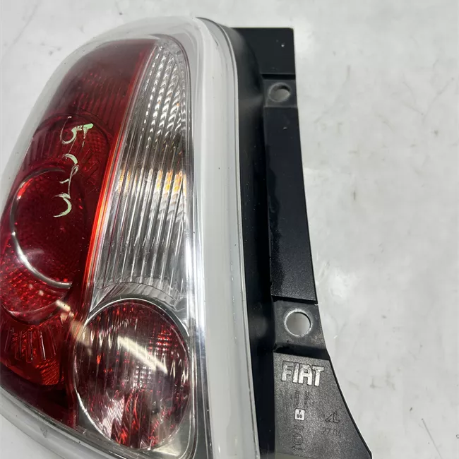 Fanale posteriore sinistro