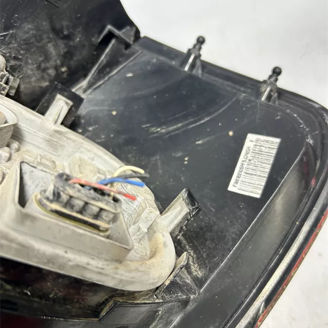 Fanale posteriore sinistro