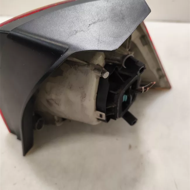 Fanale posteriore parte esterno sinistro