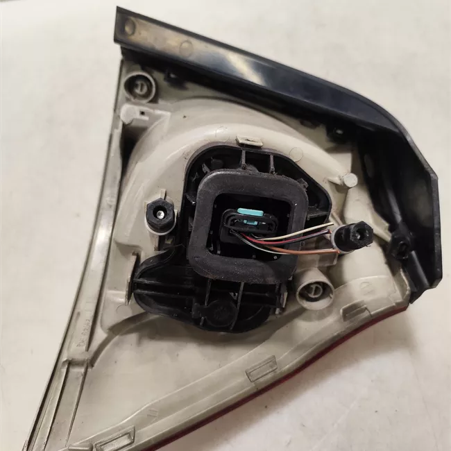 Fanale posteriore parte esterno sinistro