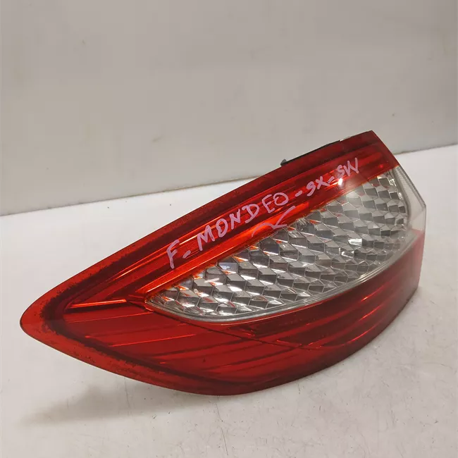 Fanale posteriore parte esterno sinistro