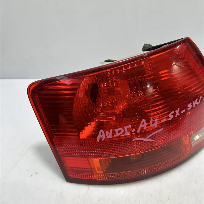 Fanale posteriore parte esterno sinistro