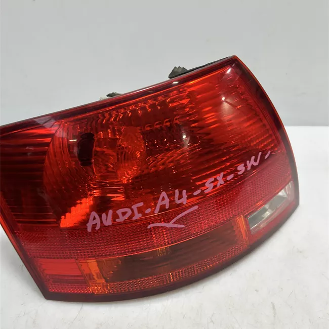 Fanale posteriore parte esterno sinistro