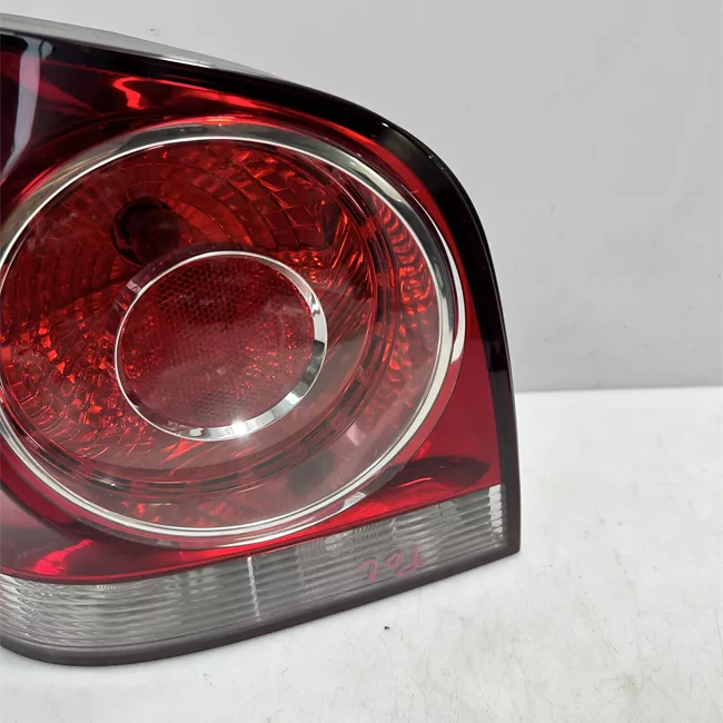 Fanale posteriore sinistro