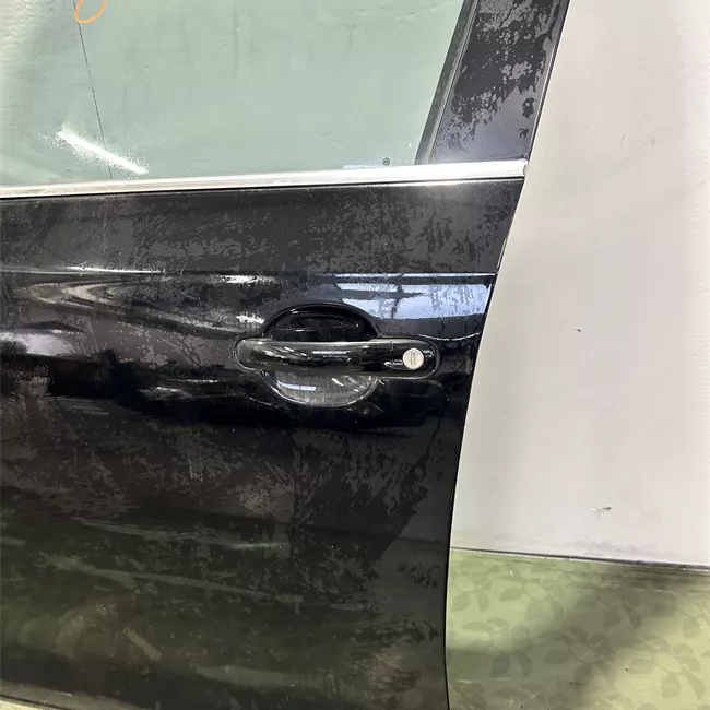 Porta anteriore sinistra