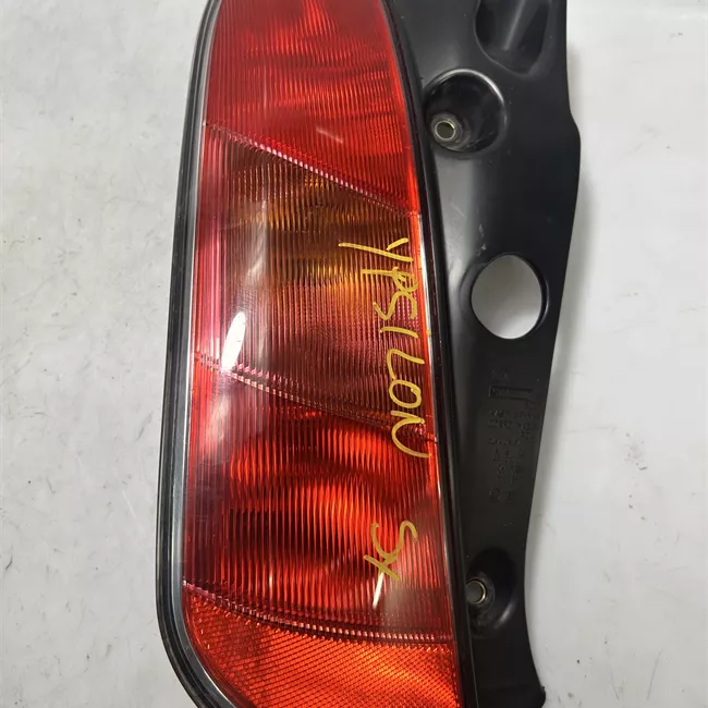 Fanale posteriore sinistro