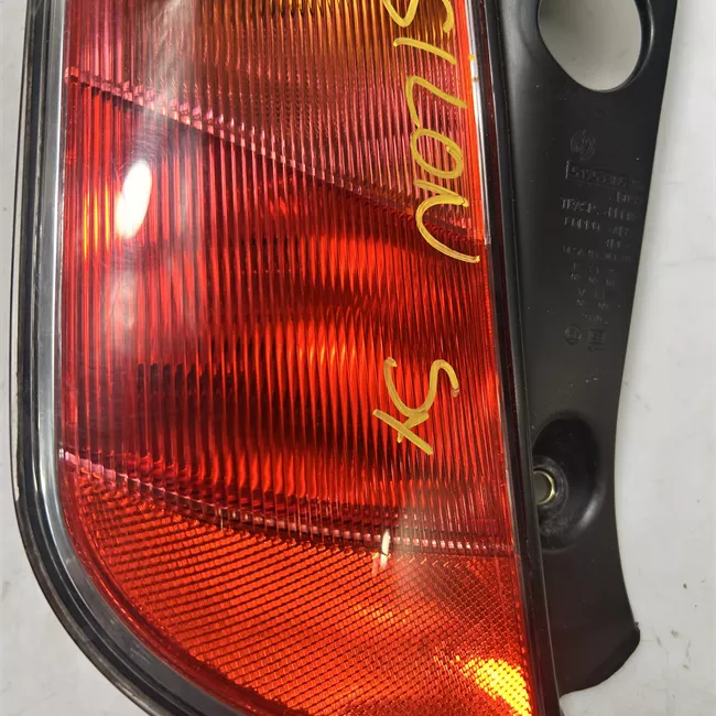 Fanale posteriore sinistro