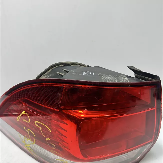 Fanale posteriore sinistro con fan.retronebbia