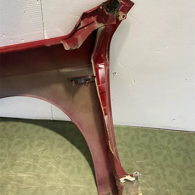 Parafango anteriore destro