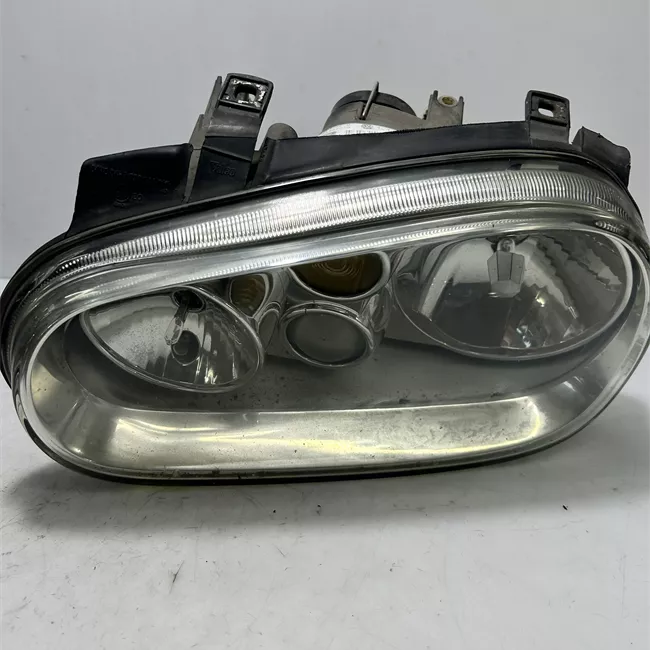 Proiettore sinistro con fendinebbia