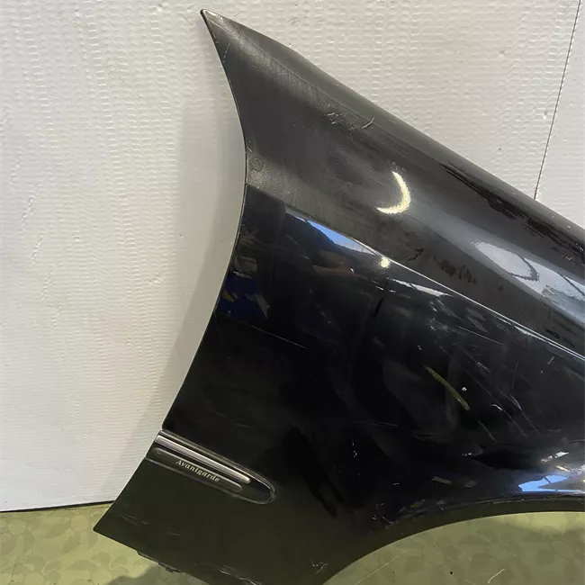 Parafango anteriore destro