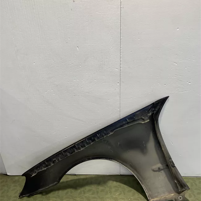 Parafango anteriore destro