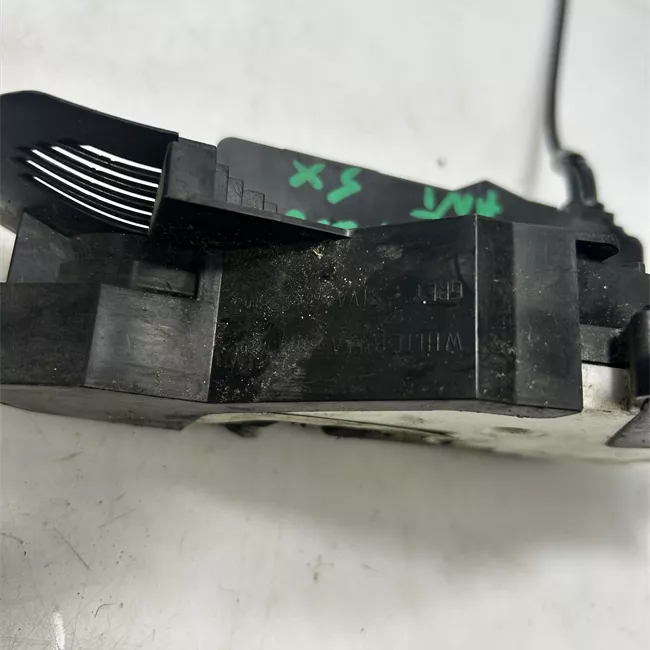 Serratura porta anteriore sinistra