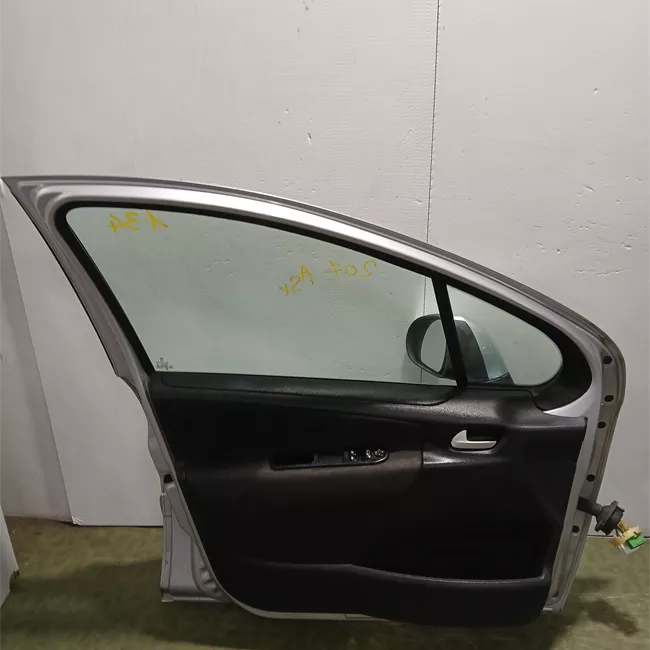 Porta anteriore destra