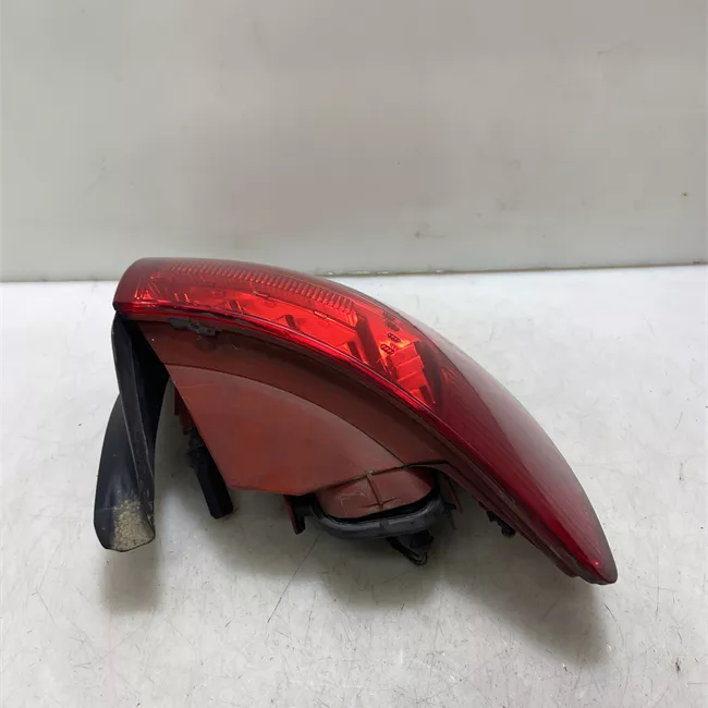 Fanale posteriore parte esterno sinistro con led