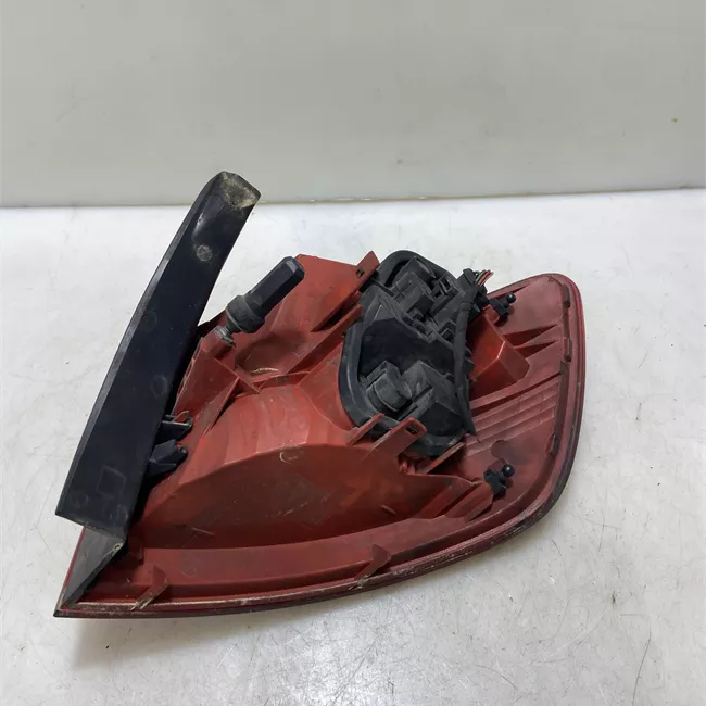 Fanale posteriore parte esterno sinistro con led