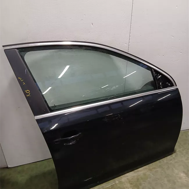 Porta anteriore destra